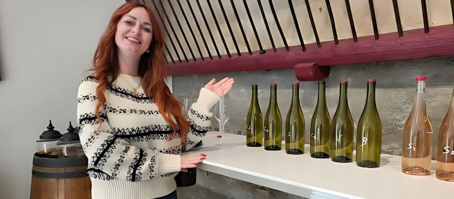 Photo for: Definition of a good sommelier as per sommeliers